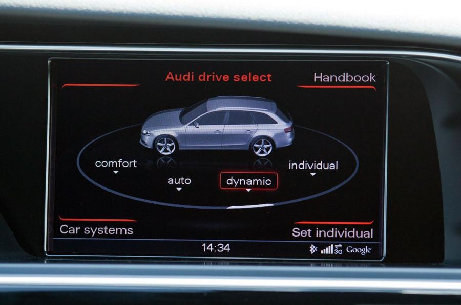 Детали интерьера Audi RS4 Avant (B8, 8K) 2012 года  (WW) (фото 46 из 114)